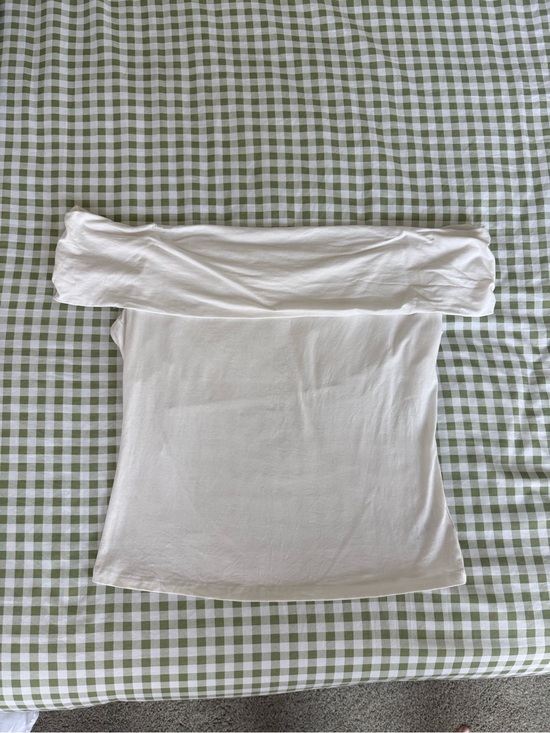 Francesca's Collections Tops - Francesca's Collections Off-Shoulder white Top